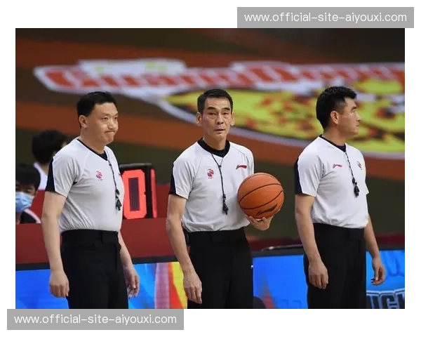 从多场比赛还原看 无球移动中的接触犯规吹罚标准